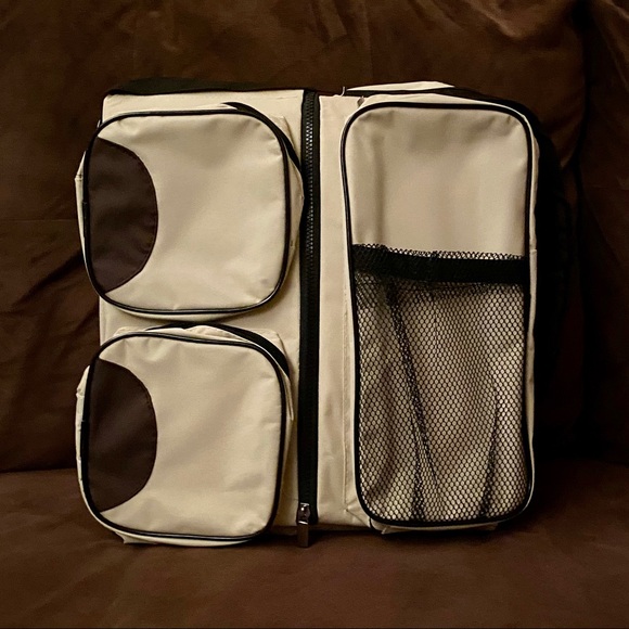 3 in 1 Diaper Bag Bassinet & Changing Station - Picture 6 of 12